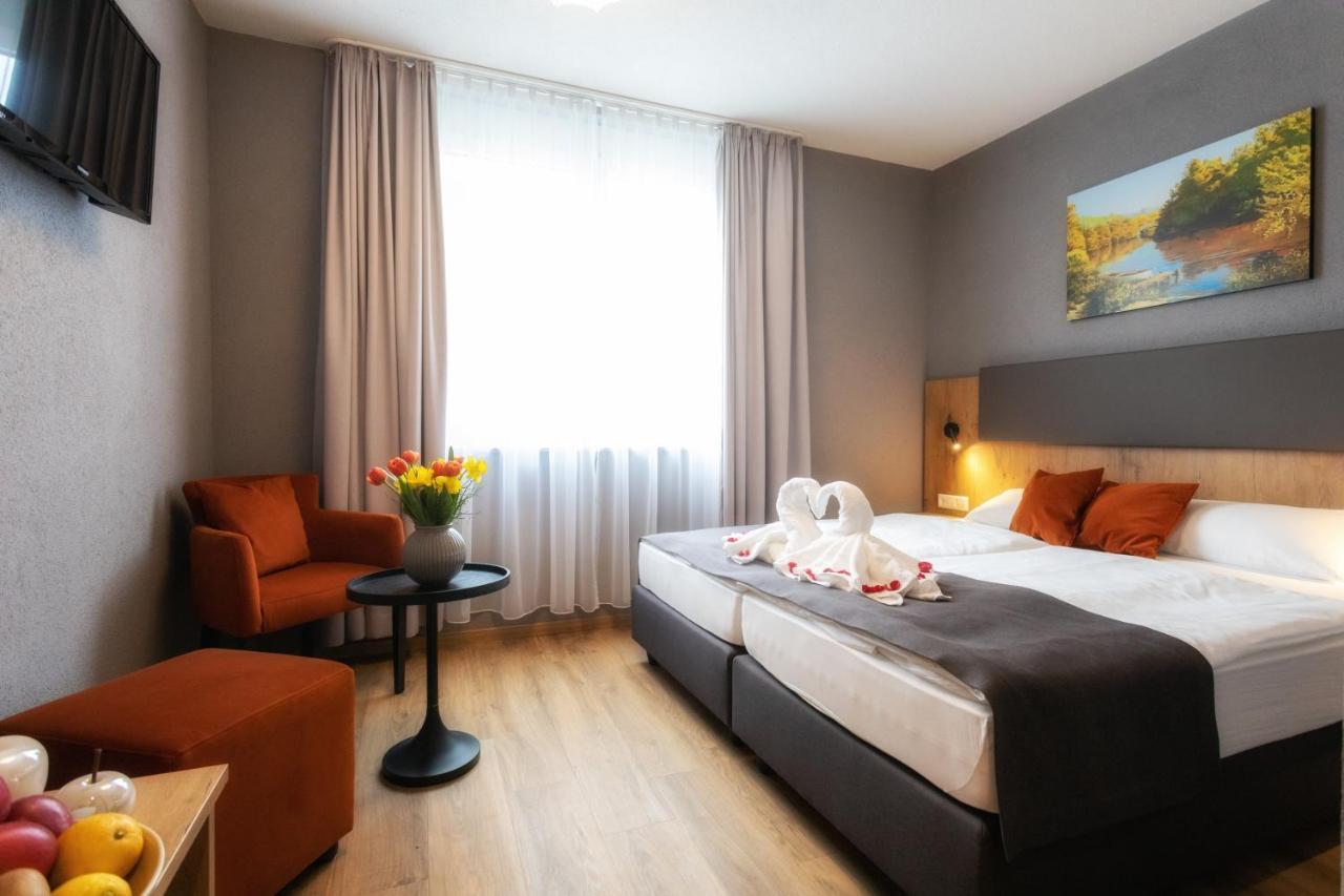Hotel La Mirabelle Close To Europa Park Rheinhausen Exterior photo